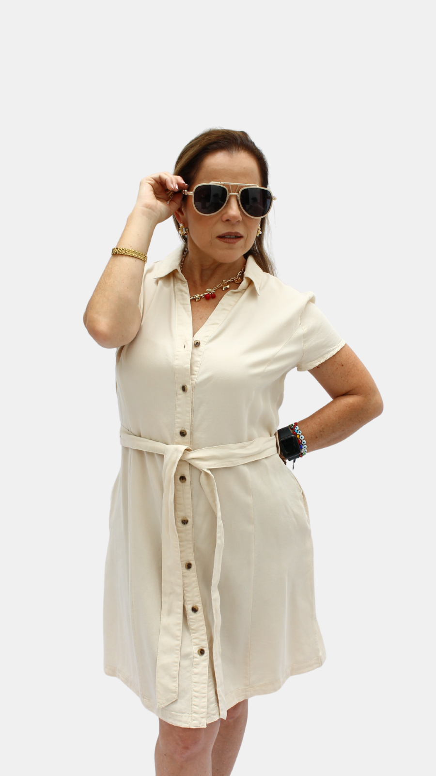 Vestido beige liso con cinturón